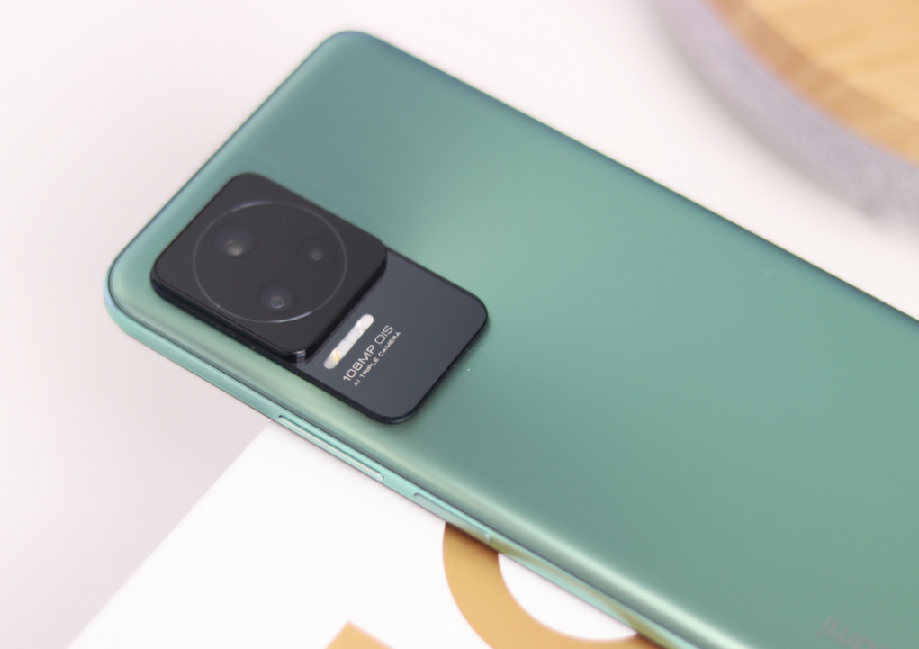 追求性能、屏幕、续航和拍照，这4款手机能满足！价格最低2289元