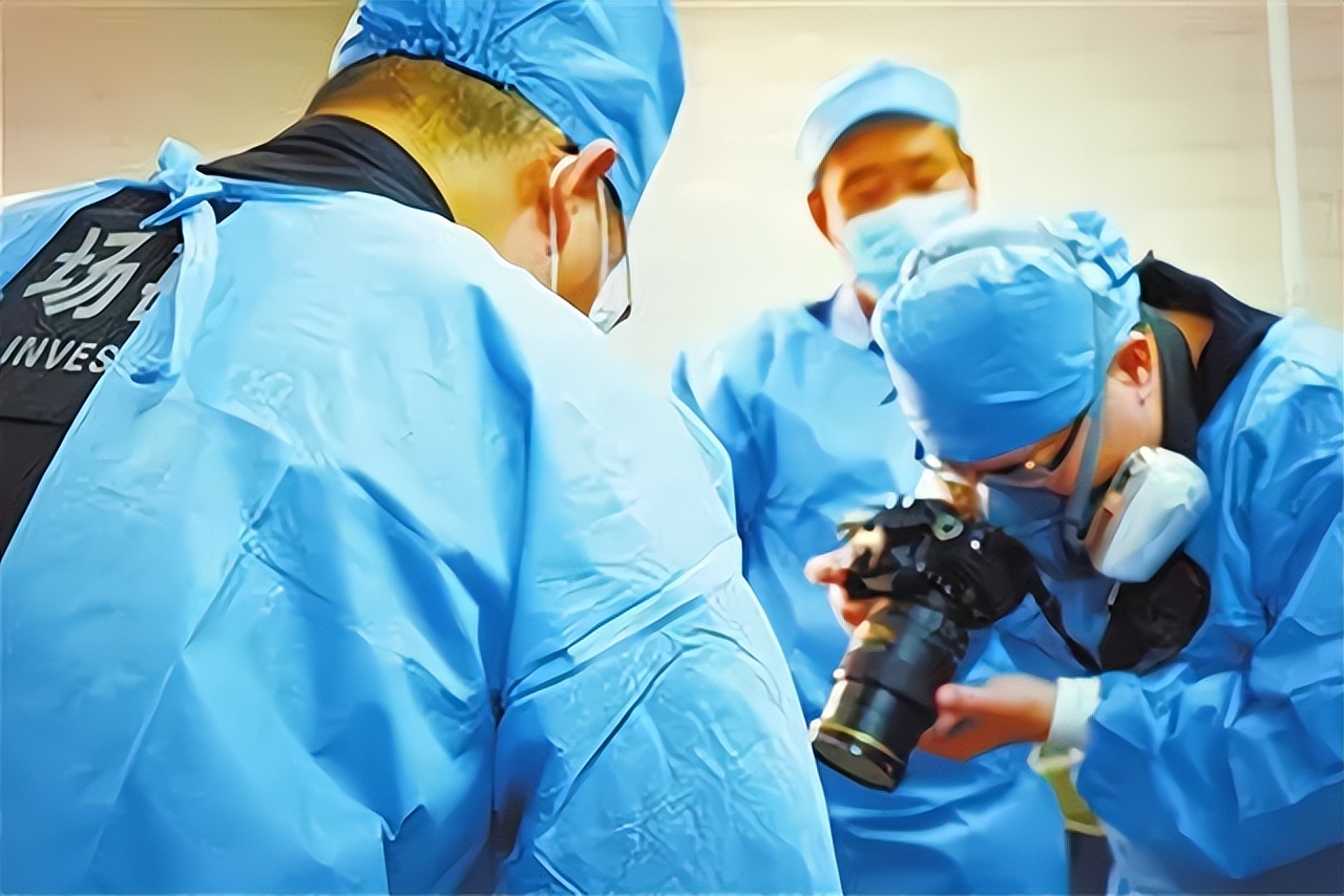 案例：2004年百万画师浴室惨死，心机裸模故意接近谋财害命