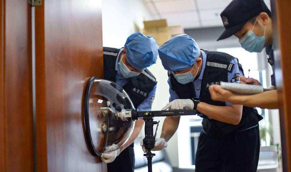 2003年，一名21岁美女教师惨死在宿舍，3年后唯一嫌疑人被判无罪