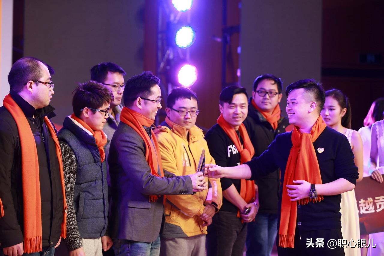 游族林奇：逃过课、挖过煤，33岁上央视当首富，39岁为何被人毒杀