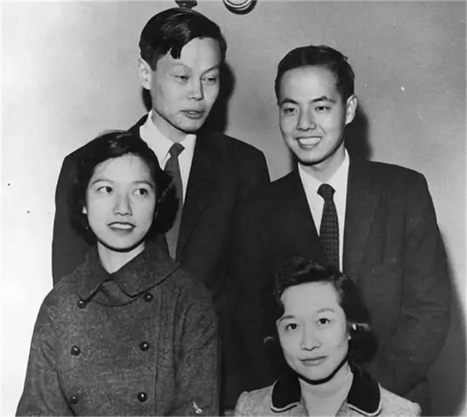 杨振宁回国后年薪有多少？看了清华开出的薪资，才知道他多了不起