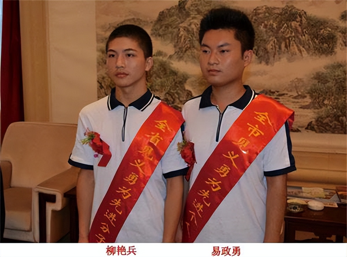 2014年江西两位少年为救人错过高考，拒绝名校邀请，现状令人钦佩