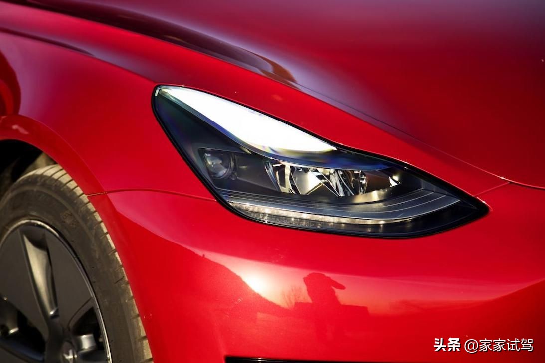 触电内卷必须挑三捡四？一汽-大众ID.4 CROZZ趣味挑战Model 3
