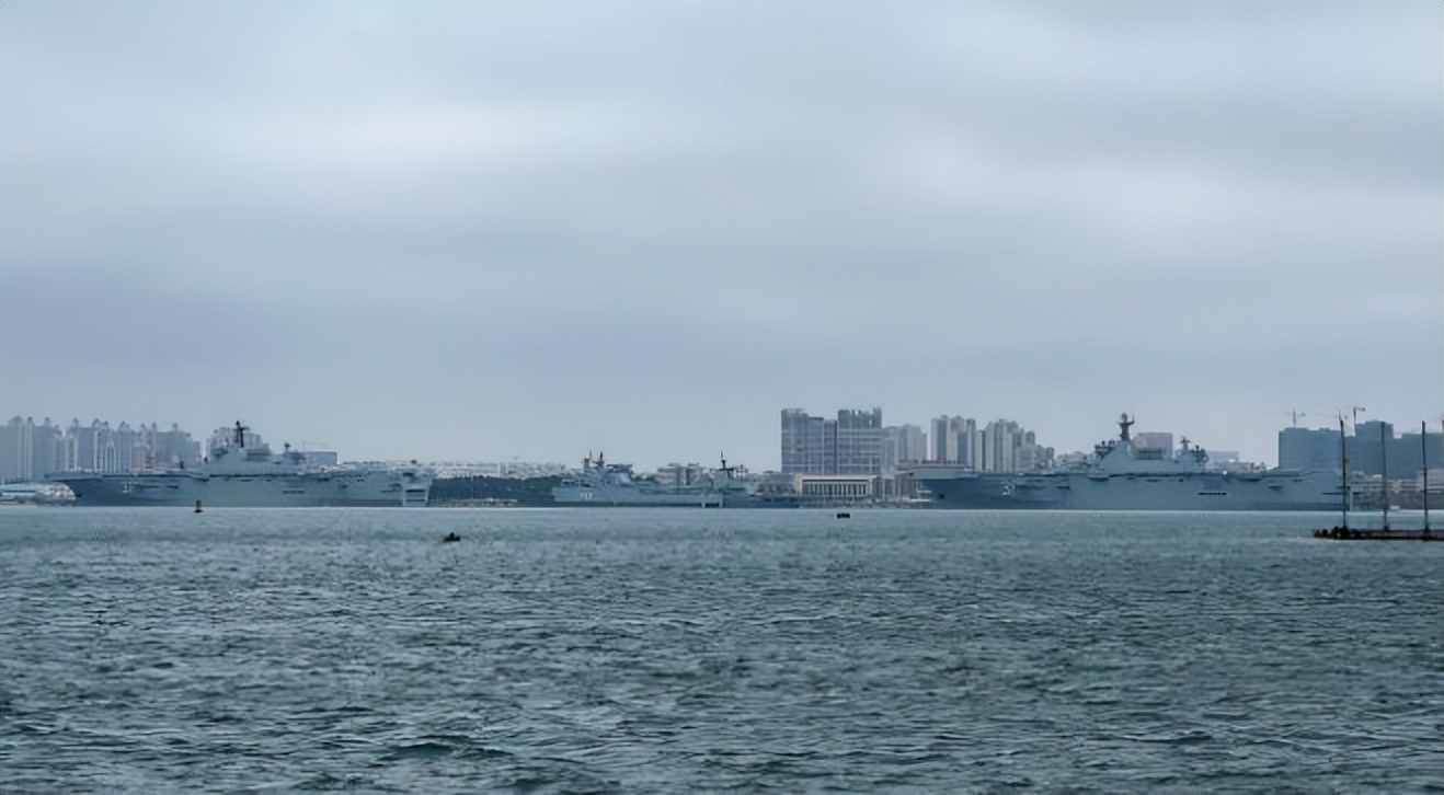 ��ʷ��һĻ�����й���ĸ����һ�������Ͻ����������ڹ���˫��ͬ��