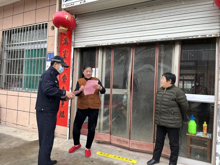 西安公安阎良分局蓝天路派出所在辖区开展““团圆”行动圆你回家梦，让被拐儿童早日回家”宣传活动