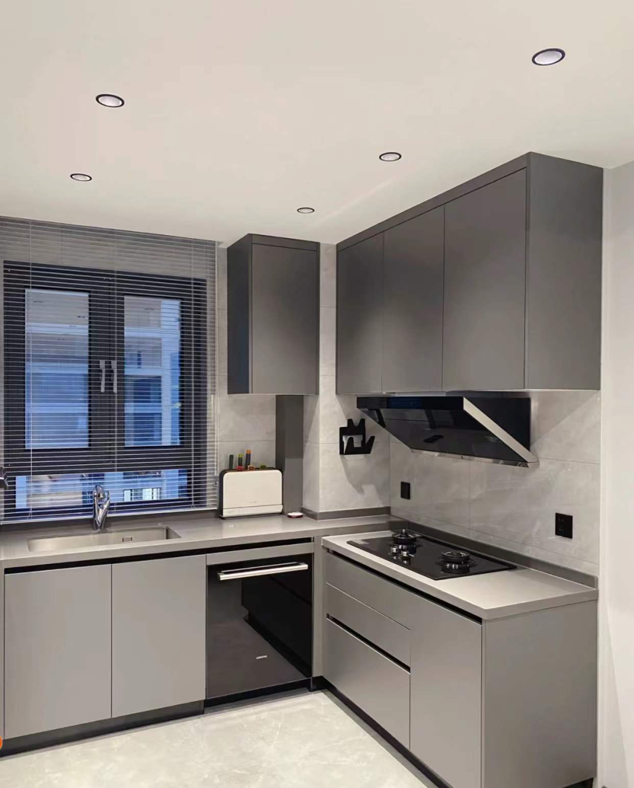 厨房吊顶,为什么很多人不选大气美观的石膏板,反而用铝扣板?