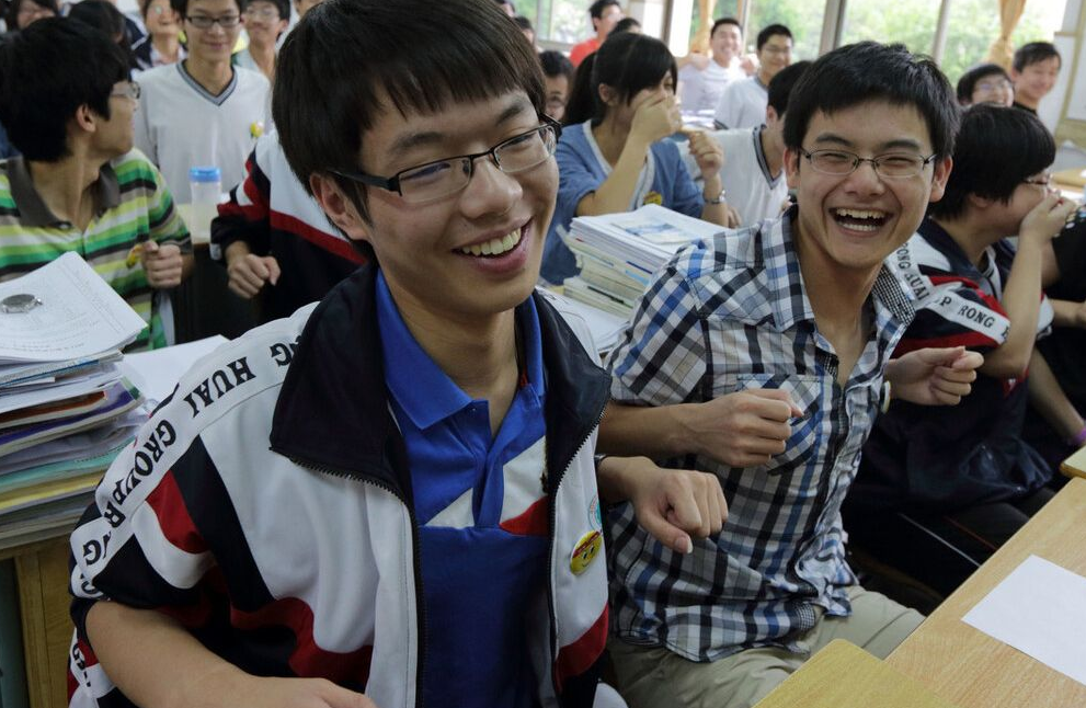 高考不理想且只有200多分，选择参军还是读大专，希望你没选错