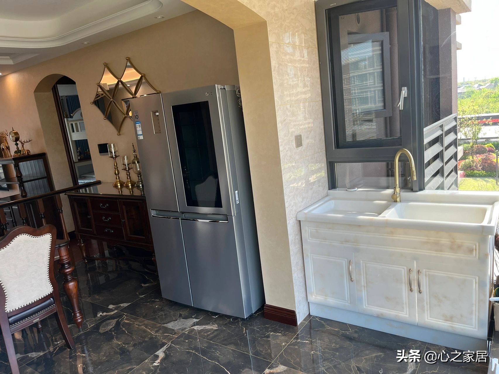 160㎡美式家装风格，复古中透着奢华大气，客餐厅之间的栏杆很棒