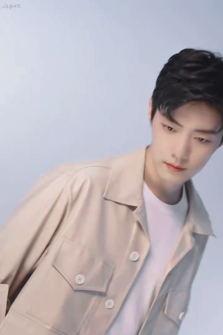 肖战他可真帅啊,帅到没边呀,这身材比例可太完美了