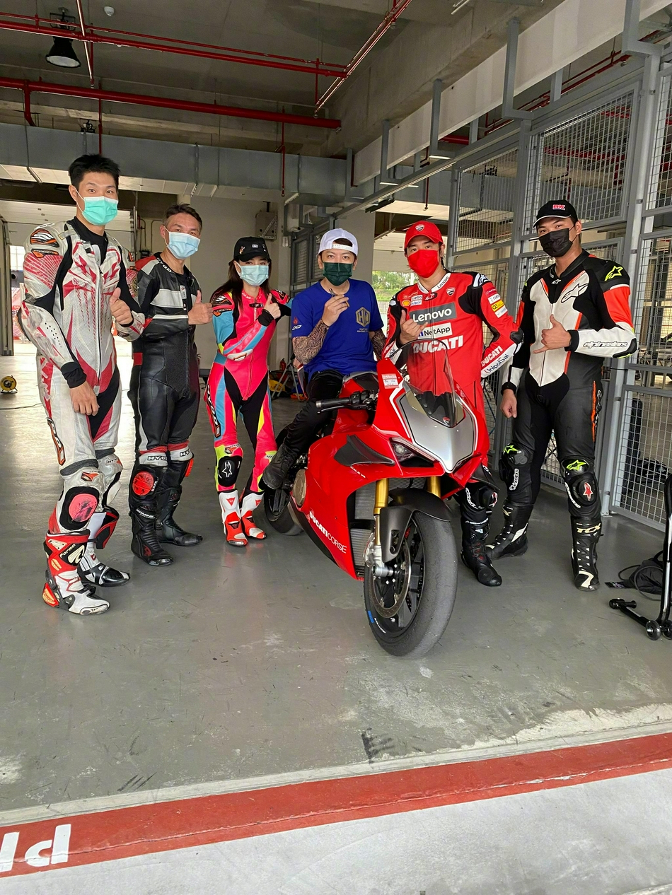 是离婚元年也是结婚元年！2021年12对明星离婚，但也有12对结婚了