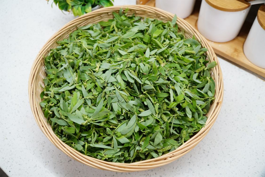 柳树芽做什么好吃（5步教你做有香味又好吃的柳芽拌豆腐）