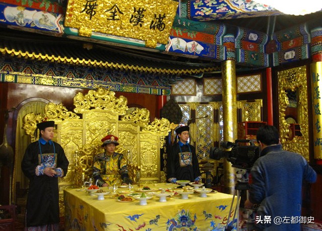 雍正用膳都是四菜一汤吗？实际情况是，他的排场不比乾隆差多少