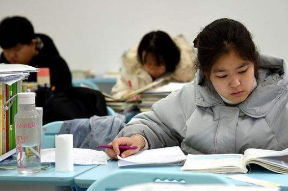 二本生考研有多难？他们很难通过复试，初试成绩好也没啥用