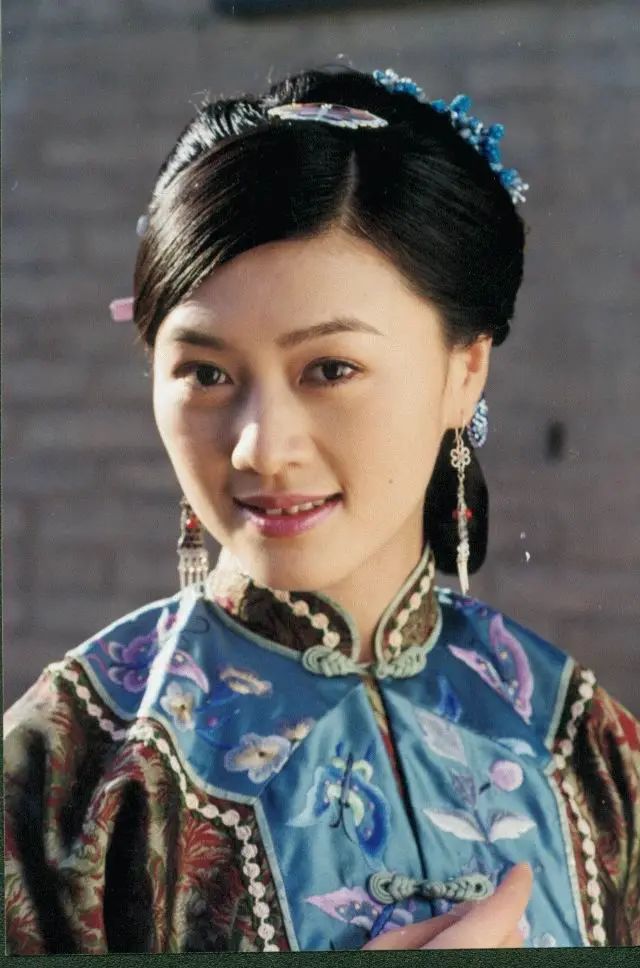 田海蓉饰演的年代戏很多,获奖无数.