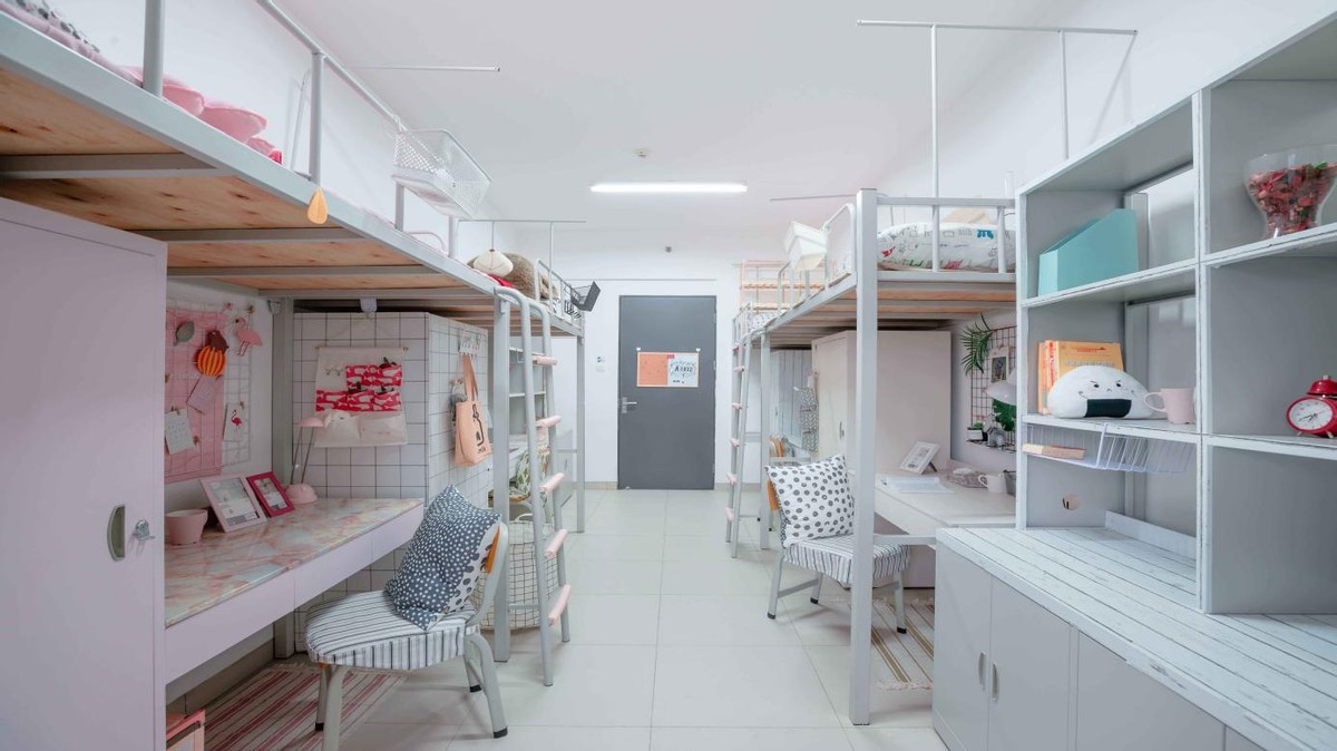 大学生的“3点1线”生活有多好？一盘天价高校菜，让学生纷纷吐槽