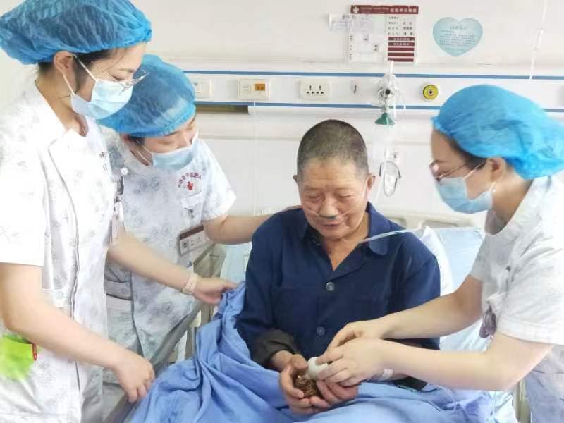 安岳县中医医院：浓浓端午情，满屋粽叶香