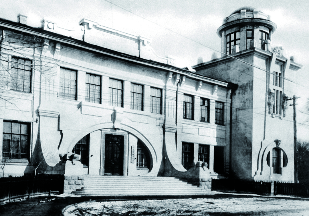 16岁考入985大学，终身研究一个数学公式，如今每个月领400元低保