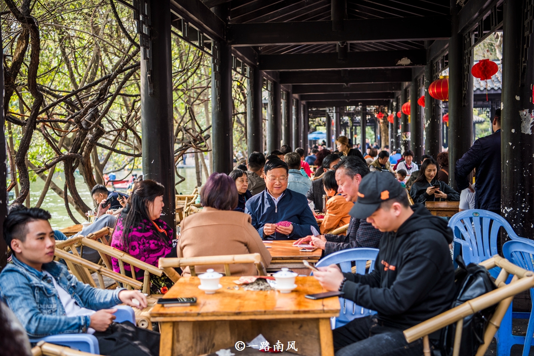 成都站到宽窄巷子怎么走（成都市区必去的这三个景点）