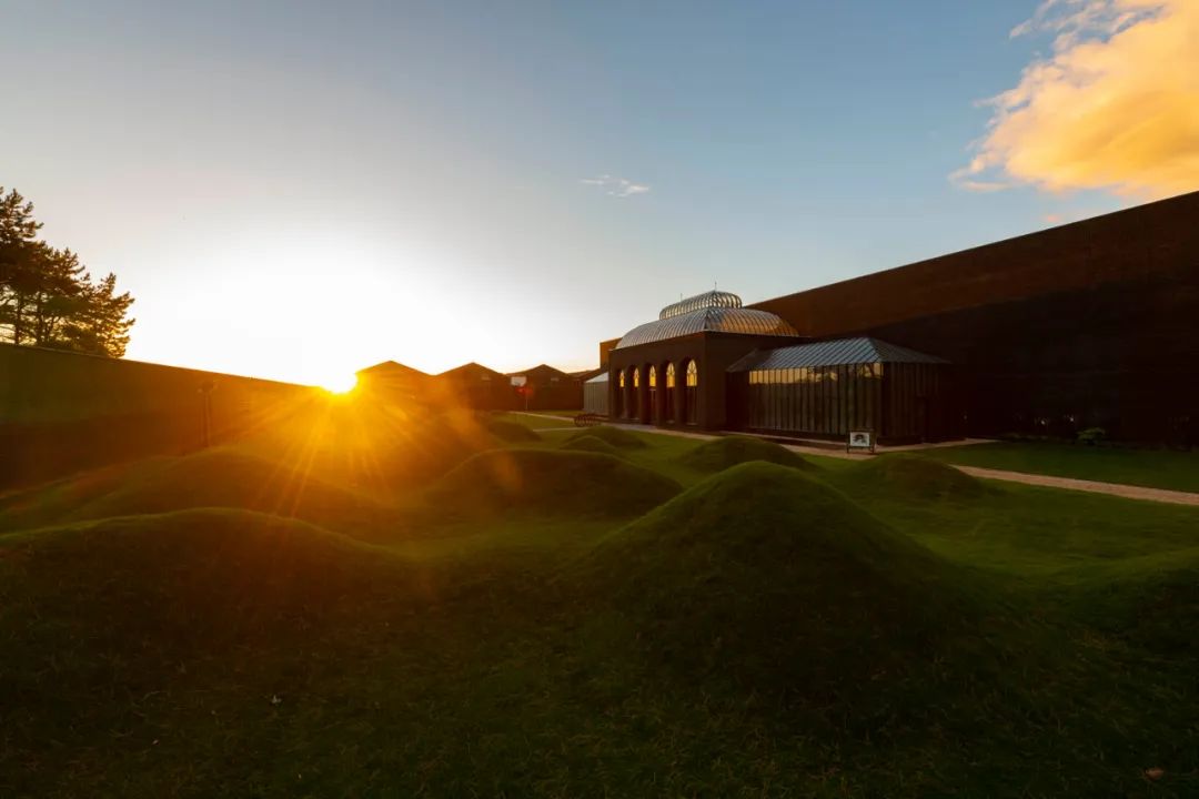 颇具特色的亨利爵士琴酒新酒厂