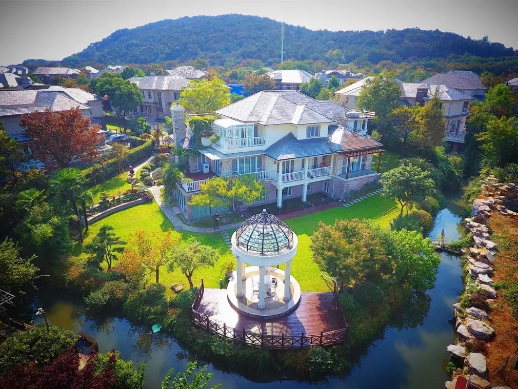 网曝张艺谋急售无锡豪宅！临湖别墅3000万大甩卖，占地1000多平