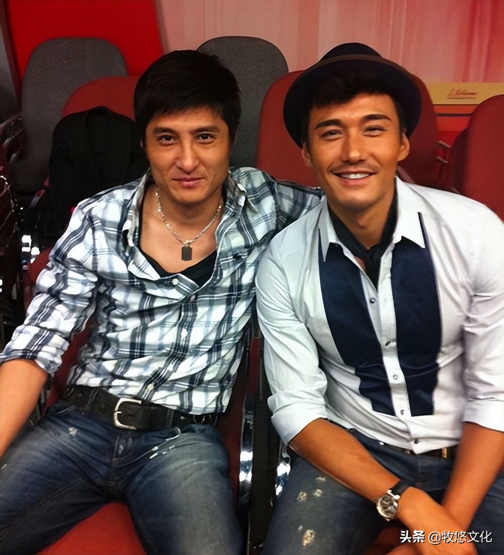 娱乐圈17对亲兄弟，一门三杰都不算事，还有四兄弟齐上阵的