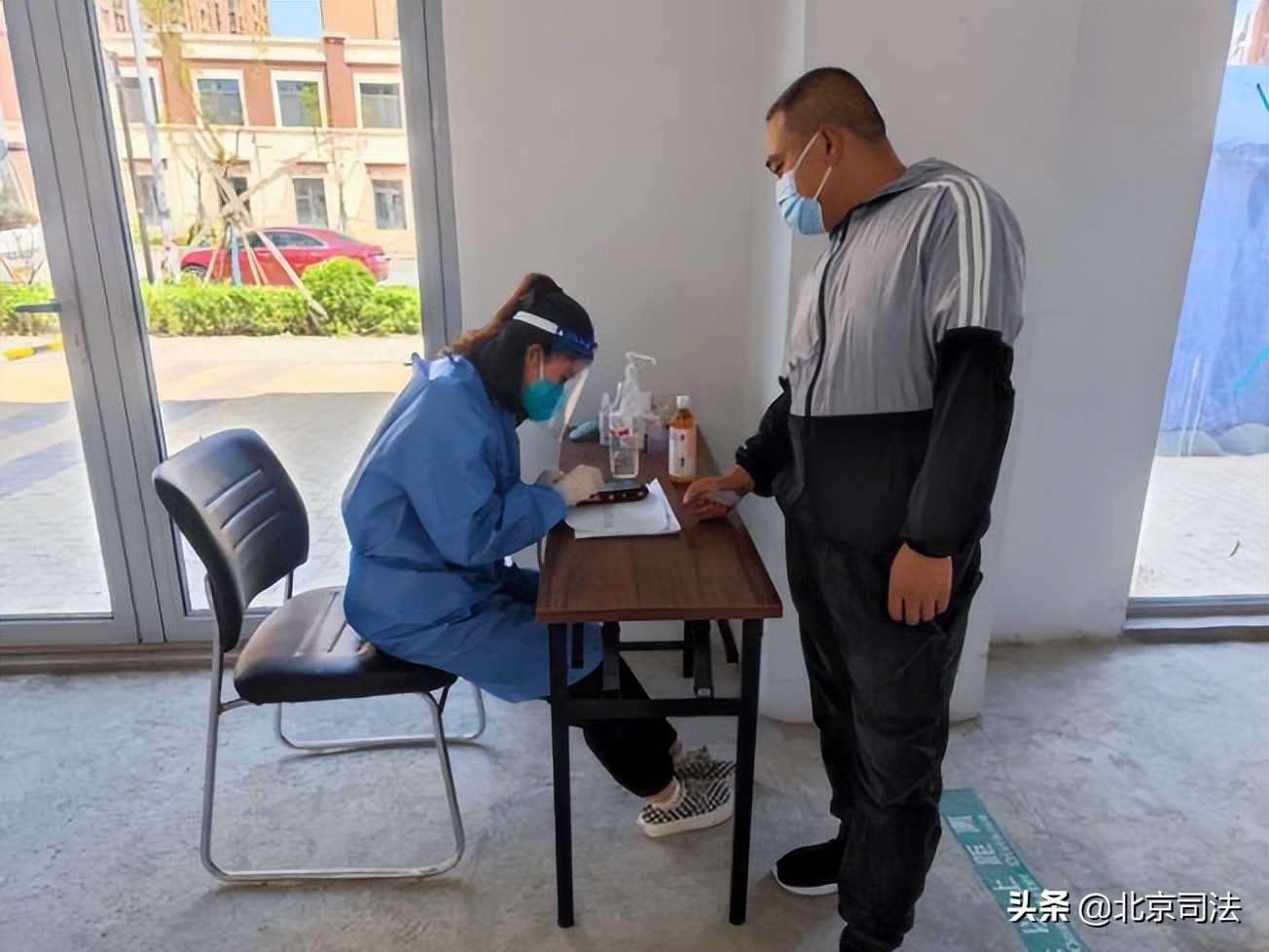 战疫路上的“超人妈妈”