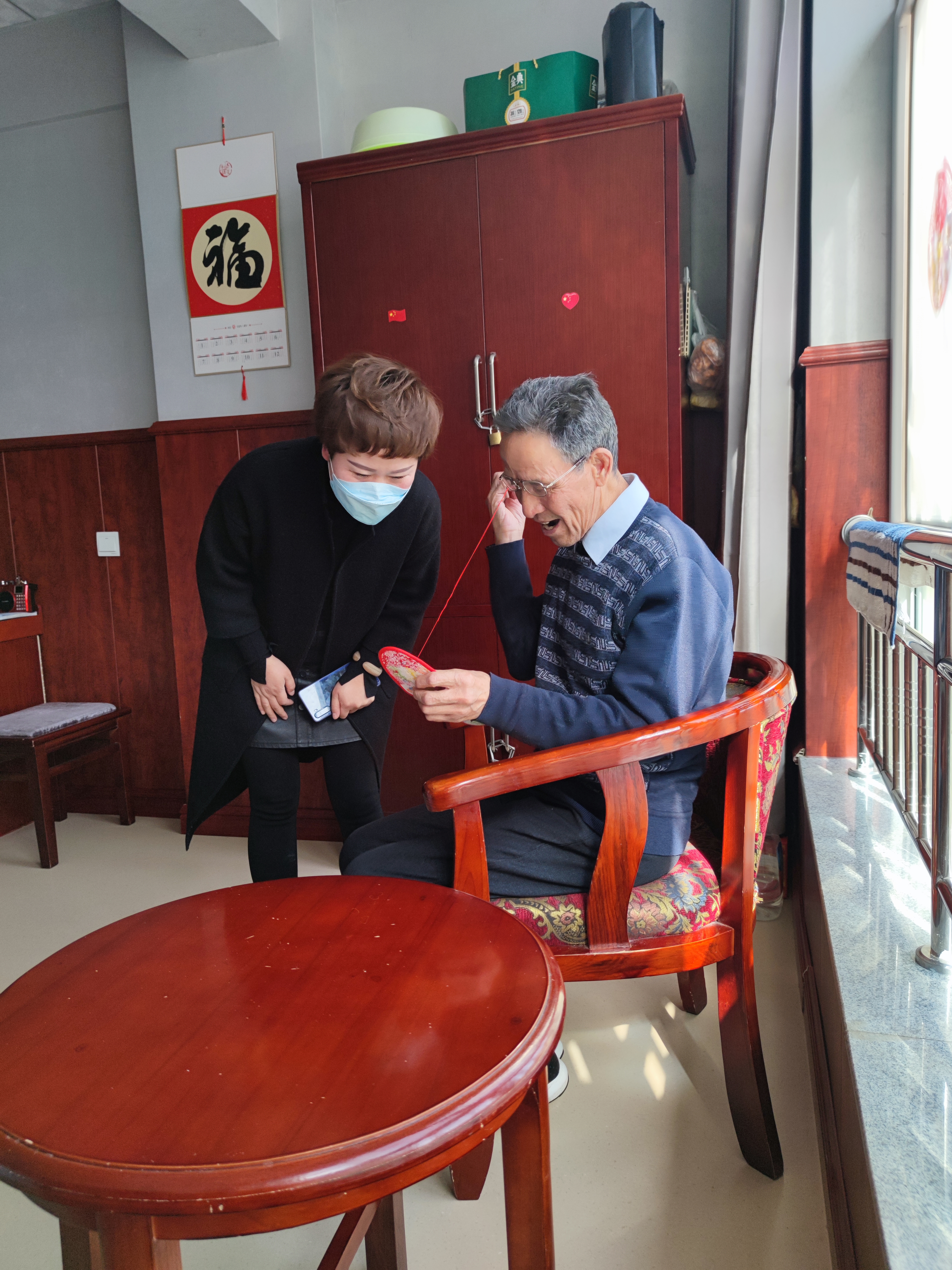 心懷感恩，與愛同行——芳菲大地開展志愿敬老慰問捐贈活動