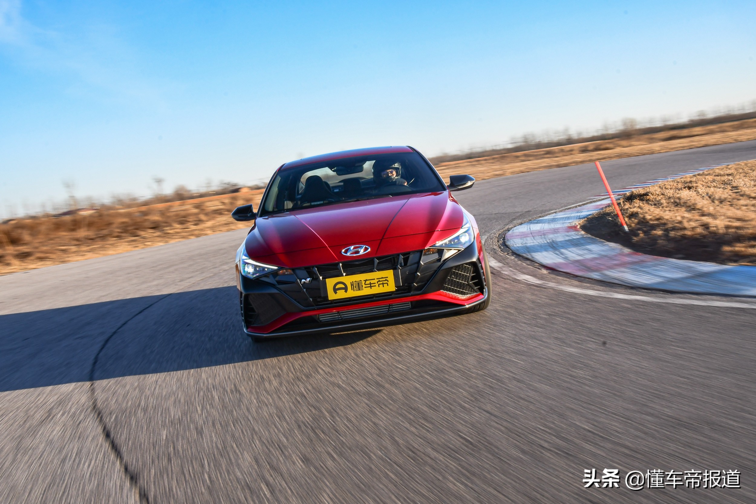 试驾｜激发最原始驾控欲望，用伊兰特N征服赛道是种什么体验？