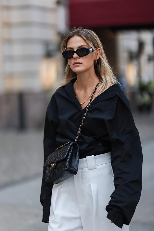 深色衣服图片(衬衫还是黑色的好看) - 赤虎壹号