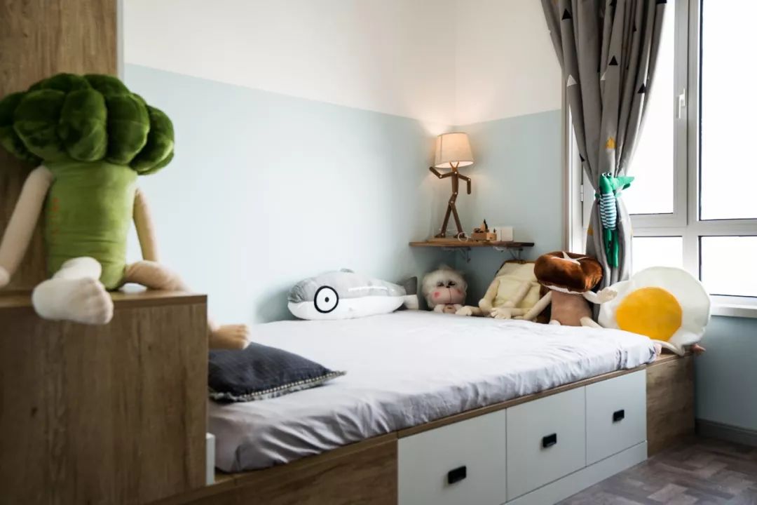 78平的小户型二居室，客餐厨放在一起，开放式布局好宽敞