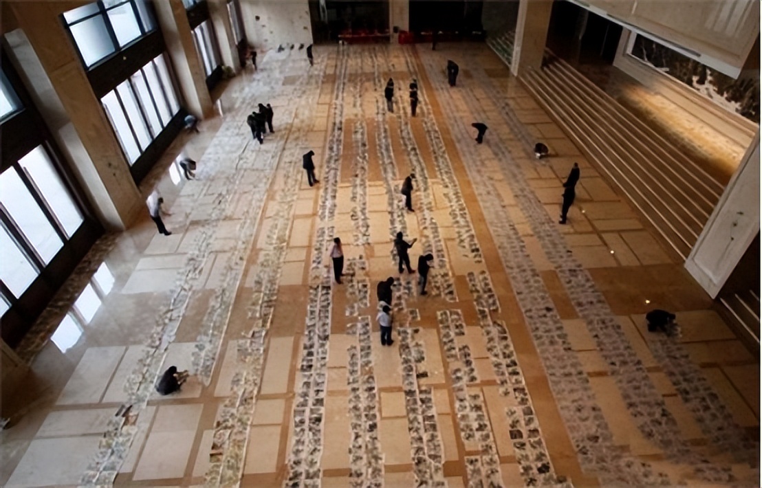 2003年，一少年偷走高考试卷，记熟答案去考试，改写一届考生命运