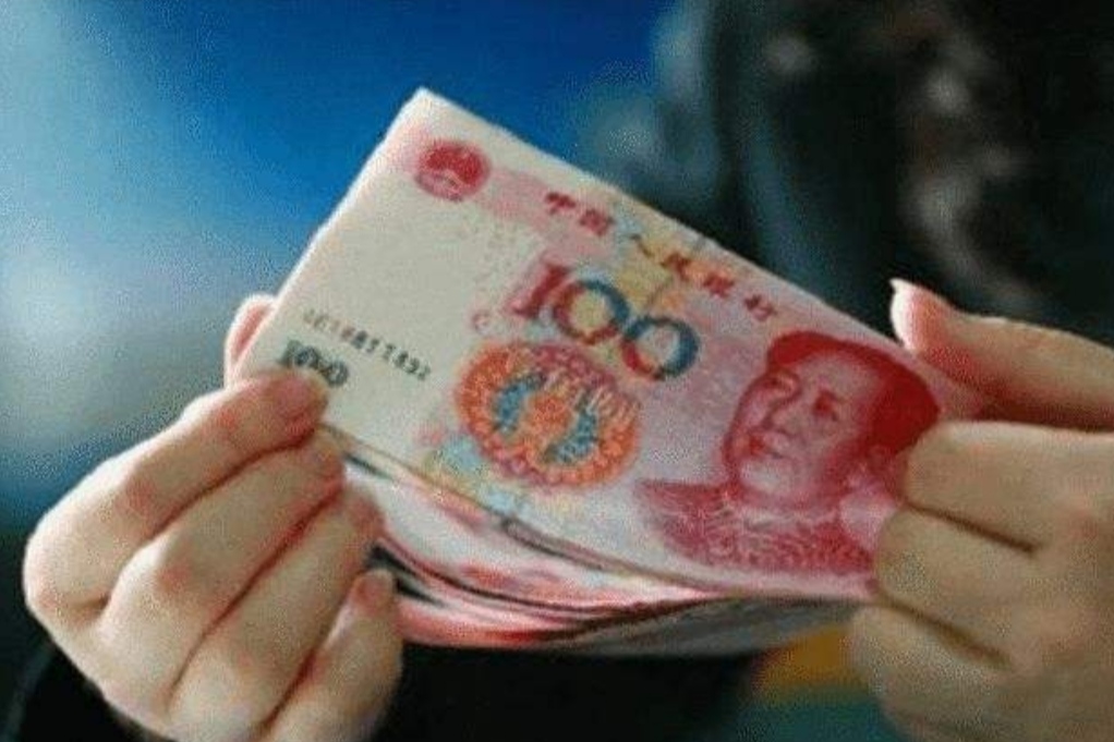 铁饭碗员工迎来好消息，2022部分单位工资可能“上调”？看有你没