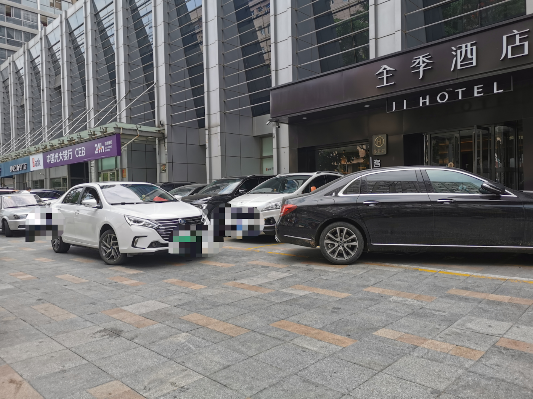 2022年高考：期盼与寓意依旧，意外也不期而至