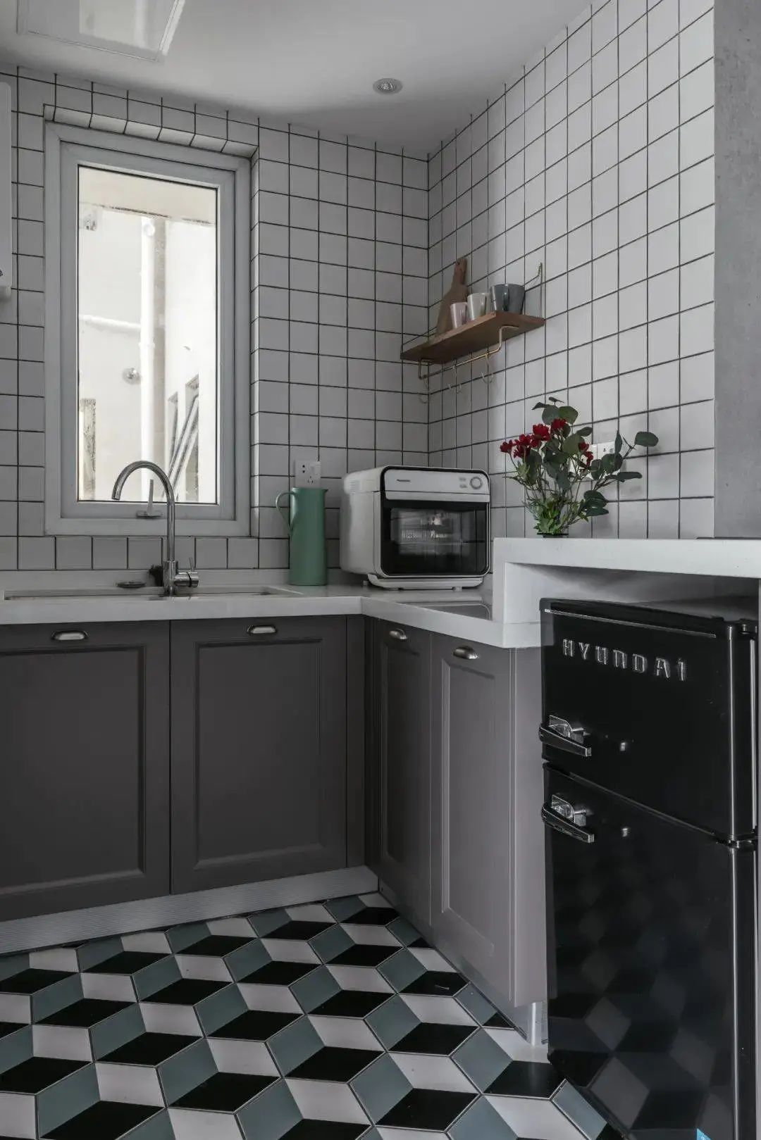 80㎡二房，花5W爆改成浪漫轻奢风的一居室，实用性更强，颜值更高