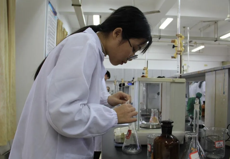 “结婚会现原形”，女生学工科和考师范的差距，不只体现在就业上