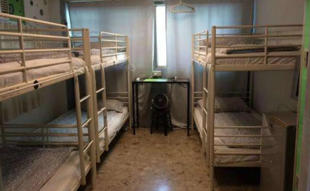 大学“阴间食堂”惨遭吐槽，学生像在殡仪馆吃饭，不由得后背发凉