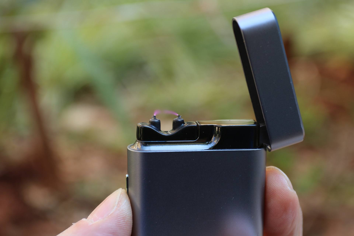 油价再高也不怕，纯电动黑科技 极蜂等离子电弧打火机上手实测