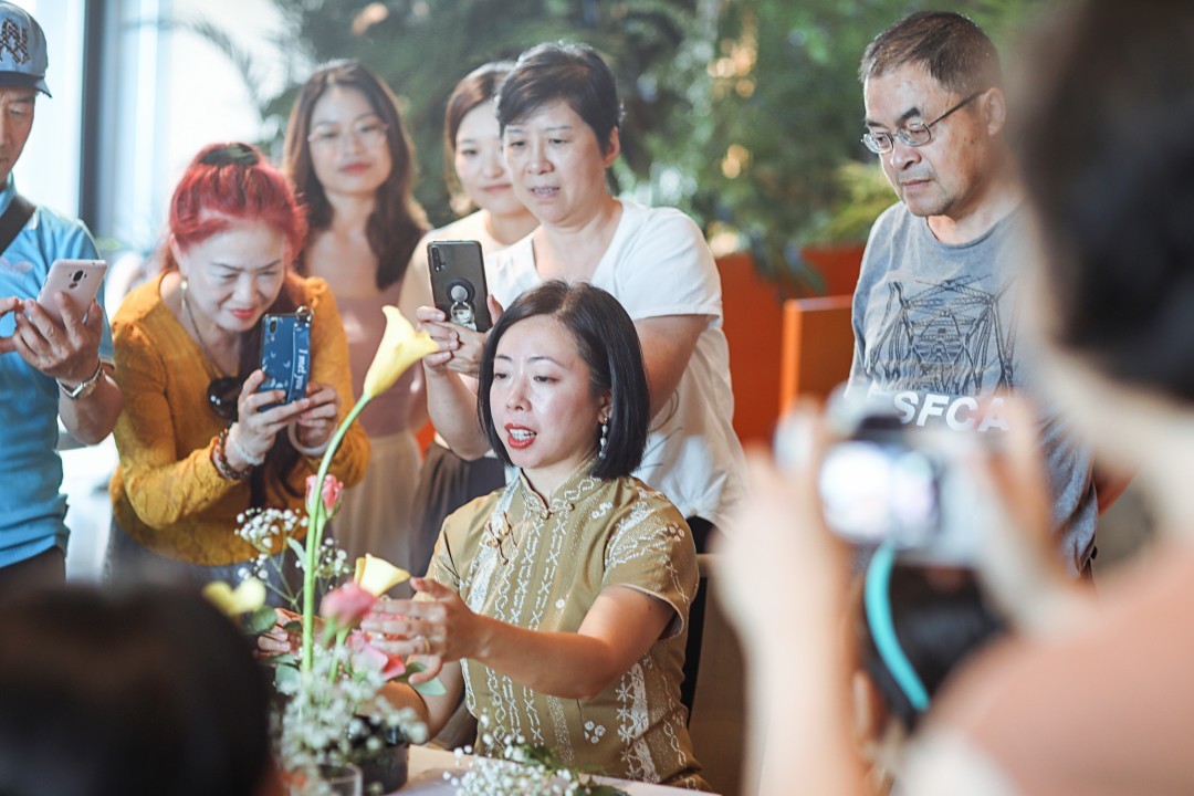 康成女院签约落地阿朵中信书店，为更丰盈的人生而来