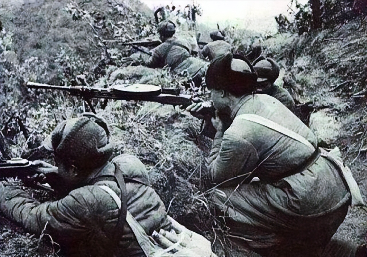 1952年，蒋介石收到上甘岭战报，瘫坐在椅子上：没人是解放军对手