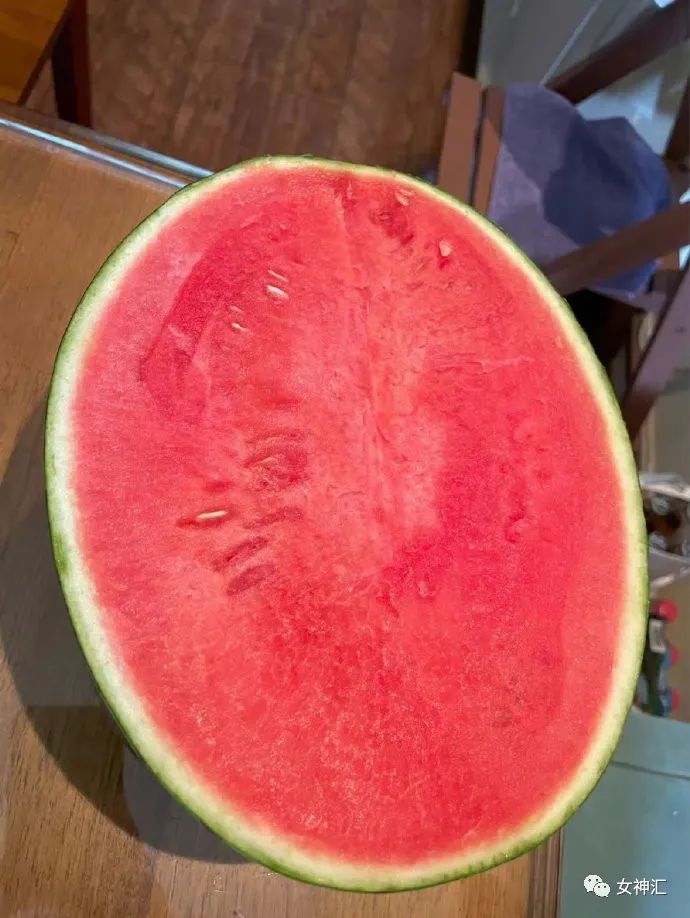 “黄晓明跟赵丽颖不是离婚了吗？”网友笑疯：是各离各的婚