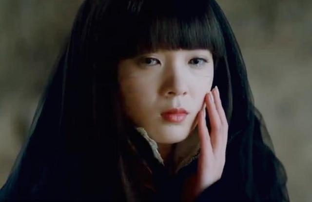 “疯批美人”别乱演，有人五官乱飞成真疯，有人病娇邪魅太撩人