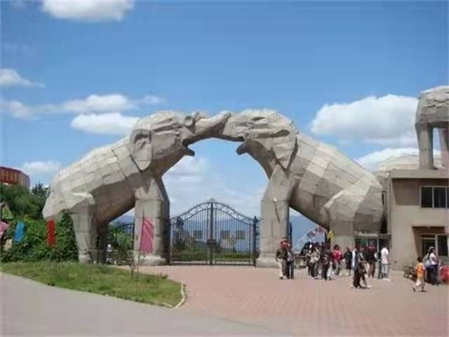 轰动一时的八达岭老虎咬人案：幸存者索赔百万失败，因毁容无工作