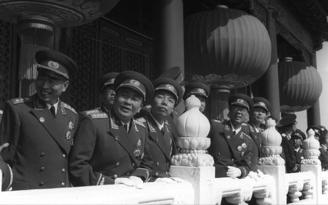 青史著功勋，千秋载辉煌：1955年大授衔，我国是如何确定军衔等级