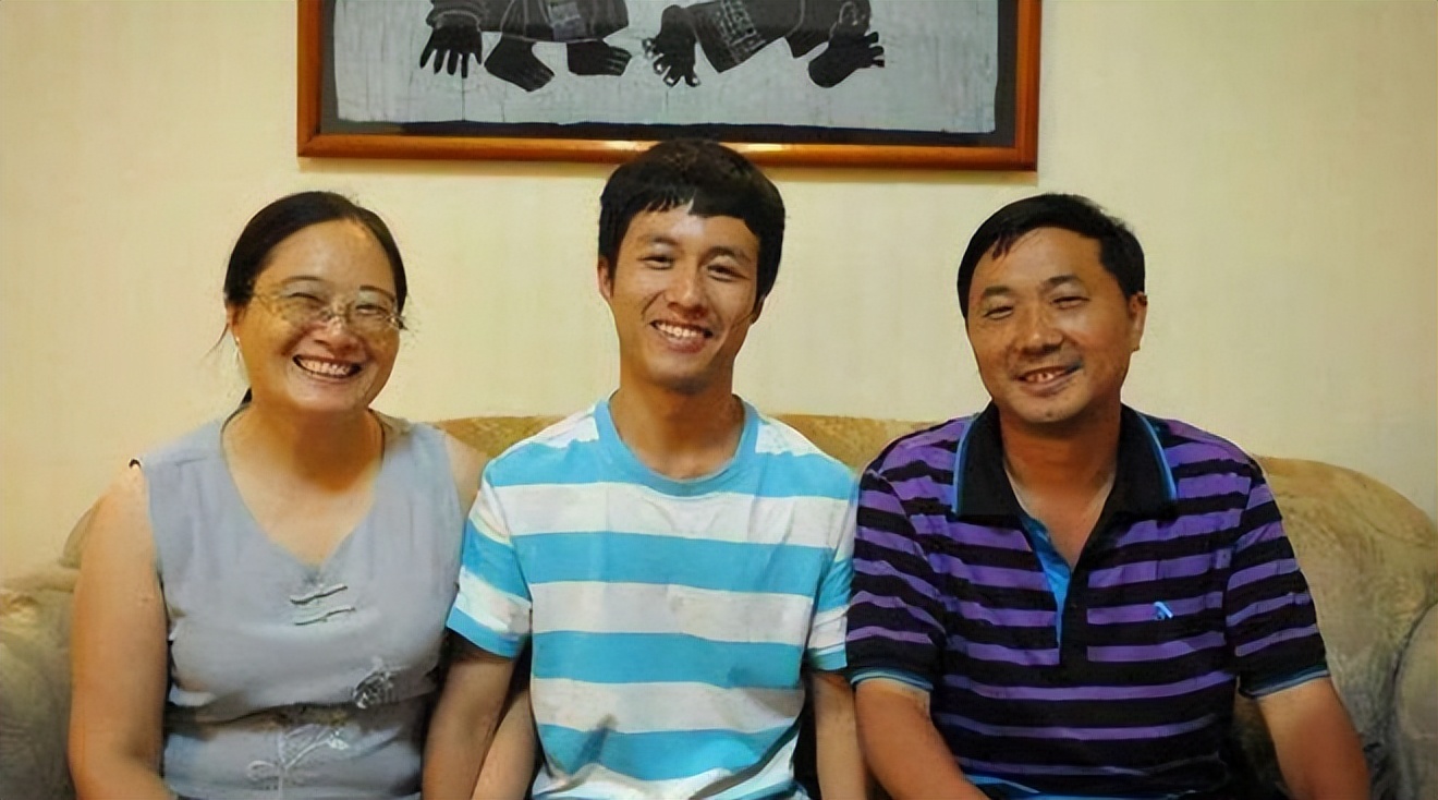 9年前，湖北“大神”贺维艺，拒绝清华保送，参加高考成绩如何？