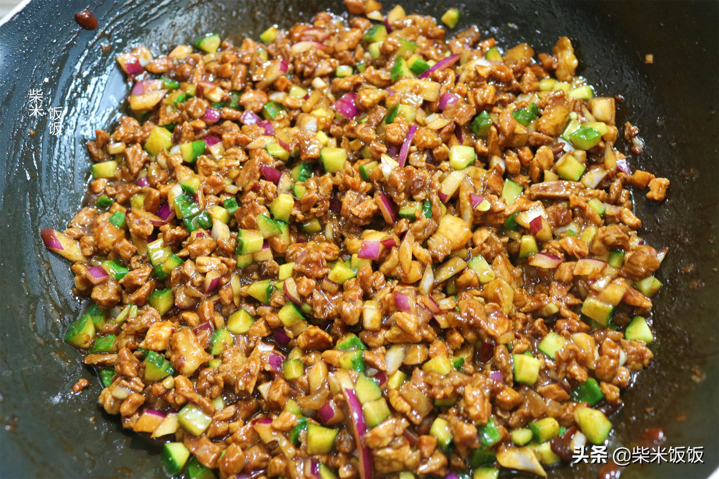 包子馅料这样调制，香味更浓，味道更鲜，一吃就停不下来
