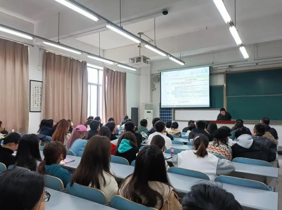 大学生年年拿奖学金，就代表“优秀”吗？为何社会对他们更青睐