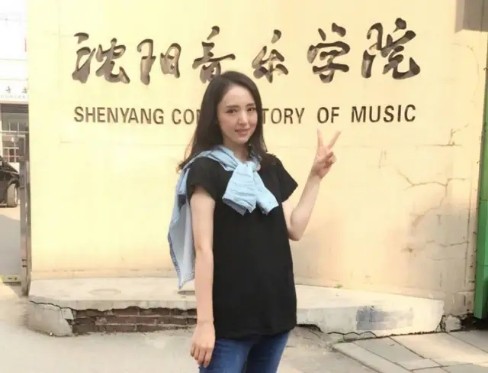 董璇：原来爱情甜蜜，无奈劳燕分飞！不回望，现在新恋情正酣