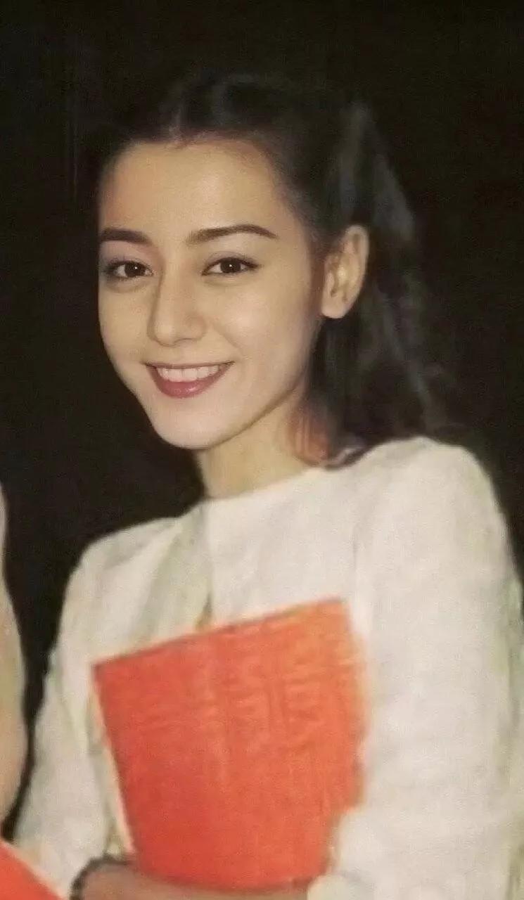 一代俏佳人：迪尼热巴，未成名前和成名后的颜值大比拼