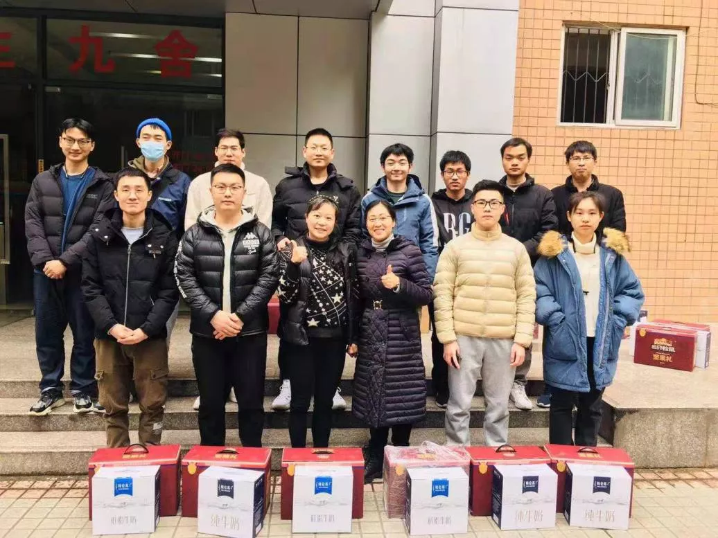 暖心从不缺席，寒假里的重大校园温暖如春