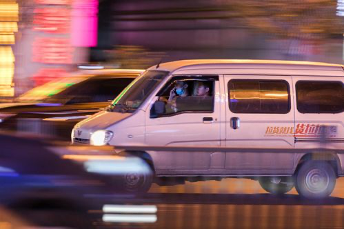 疯狂迷恋“田忌赛马”，货拉拉的“马”快被薅秃了